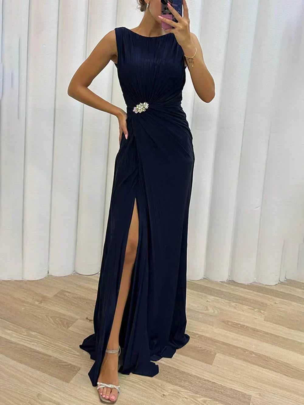 Kendra - Vestido Maxi Dividido Atemporal e Elegante