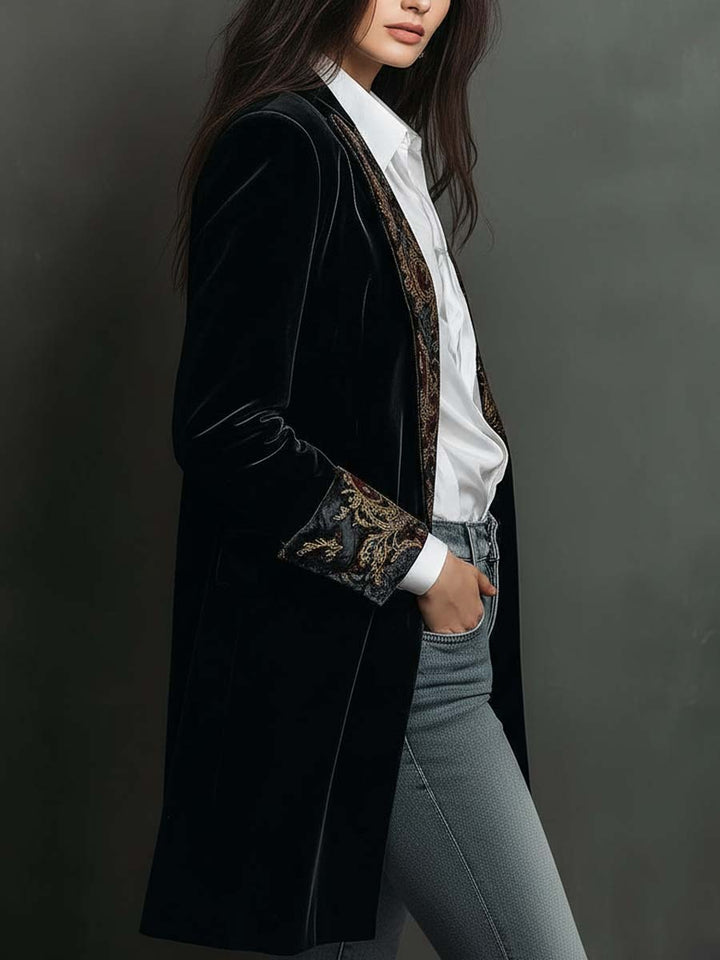 Blazer Slim Fit Preto com Estampa Barroca para Mulheres