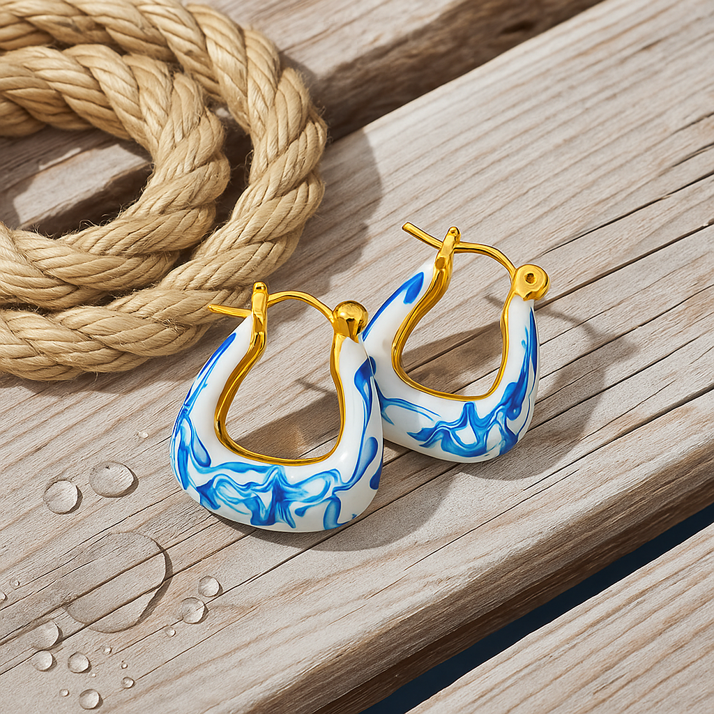 Kaïra | Brincos Dourados com Design de Espuma de Onda
