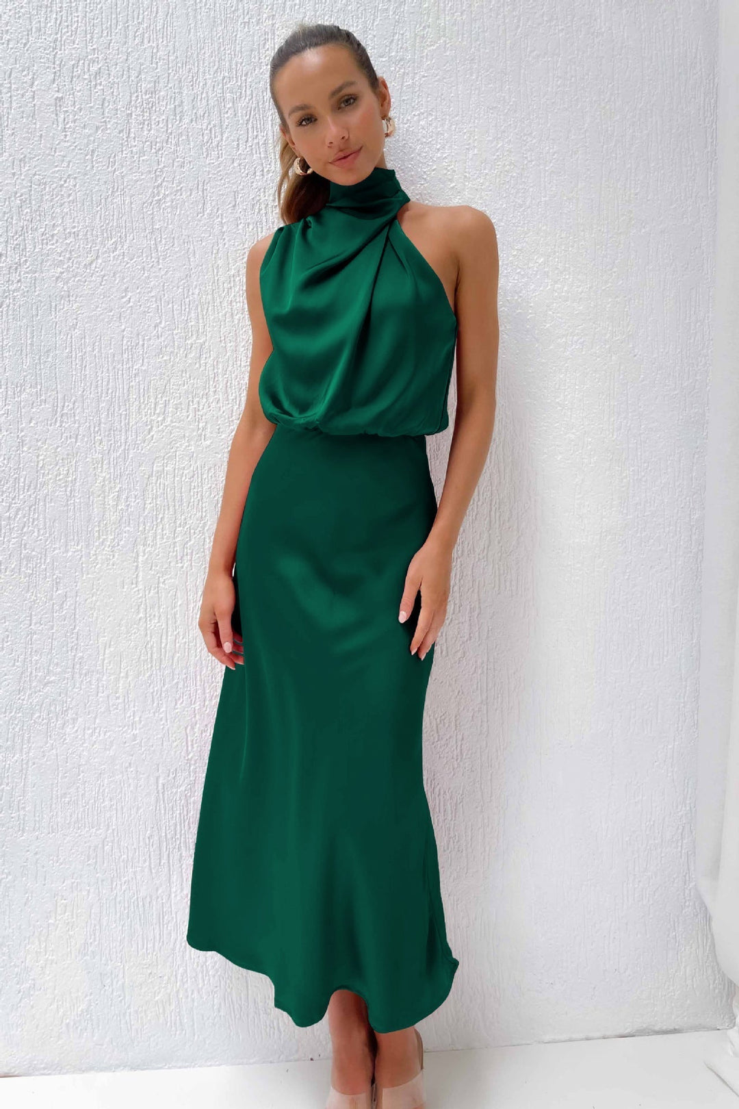 Carlina | Vestido Longo de Cetim com Decote Halter