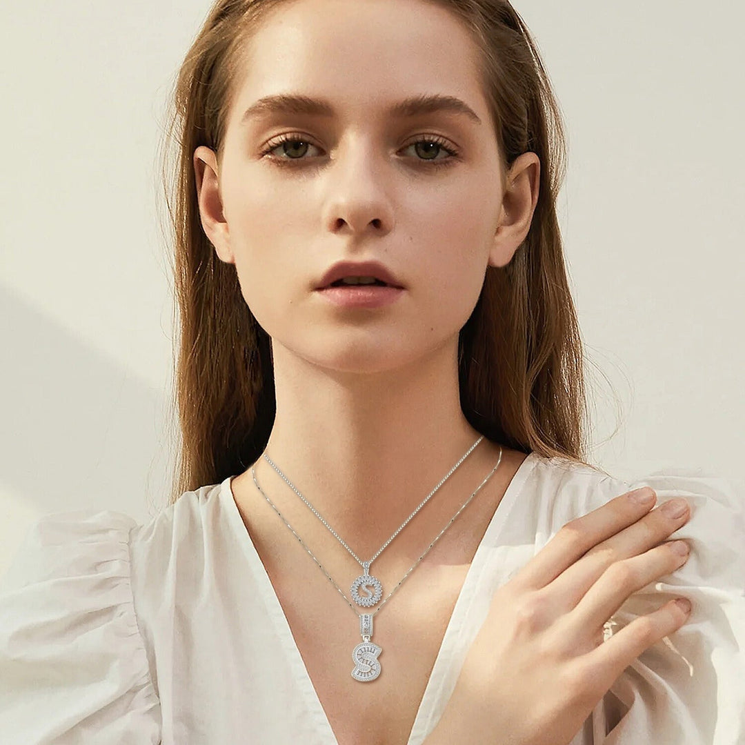 Conjunto de colar com letra inicial pavê