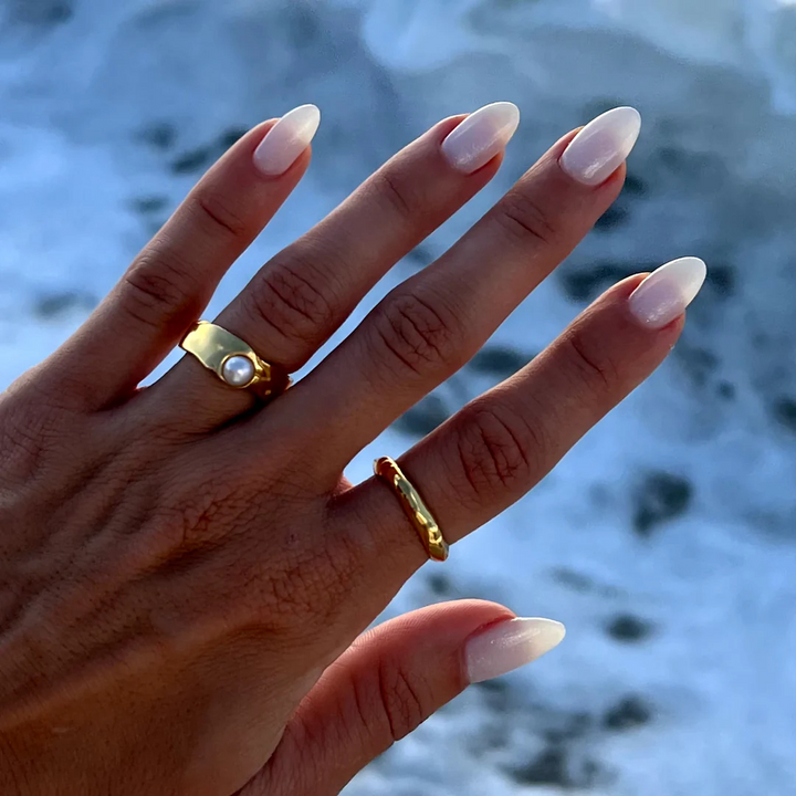 Anel Vintage com Pérola Natural em Ouro
