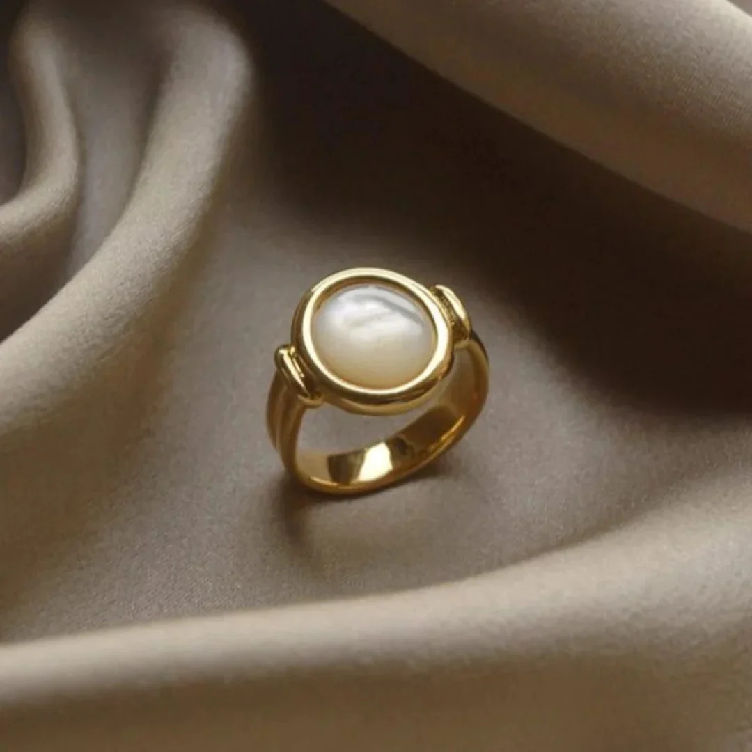 Anel Elegante com Pérola Natural