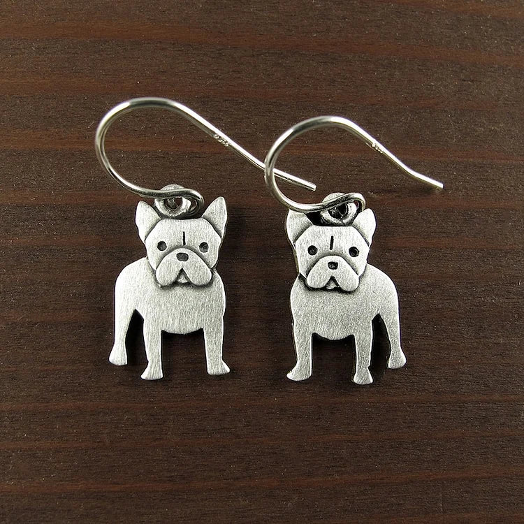 Brincos pequenos de buldogue francês