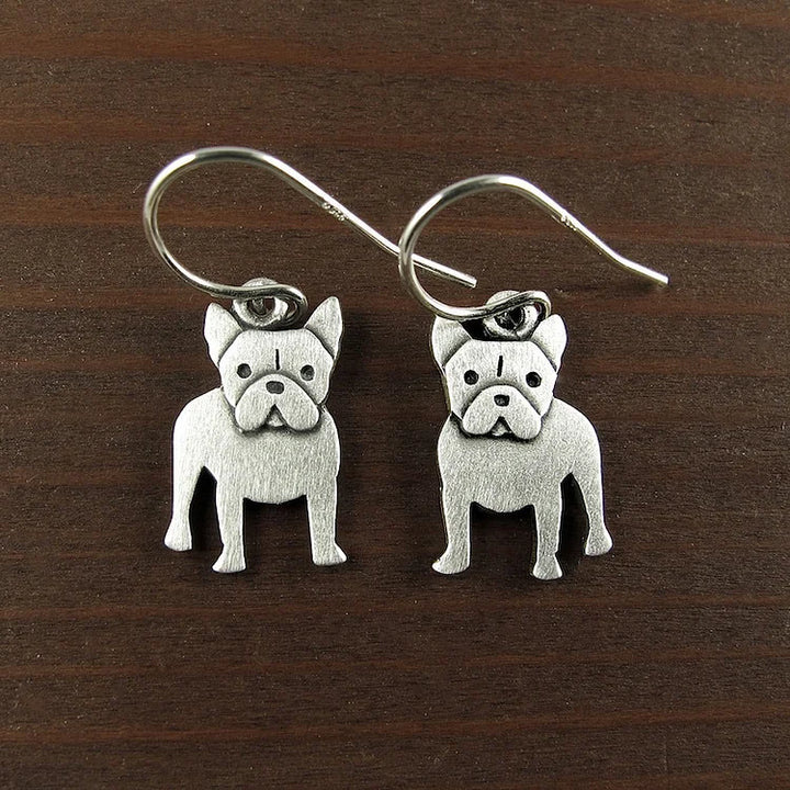 Brincos pequenos de buldogue francês