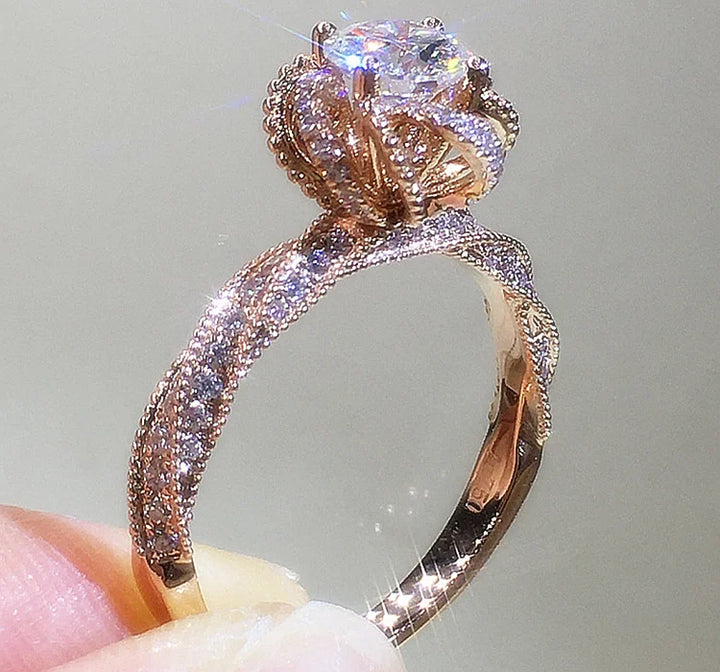 Anel grande de zircônia elegante da rainha rosa
