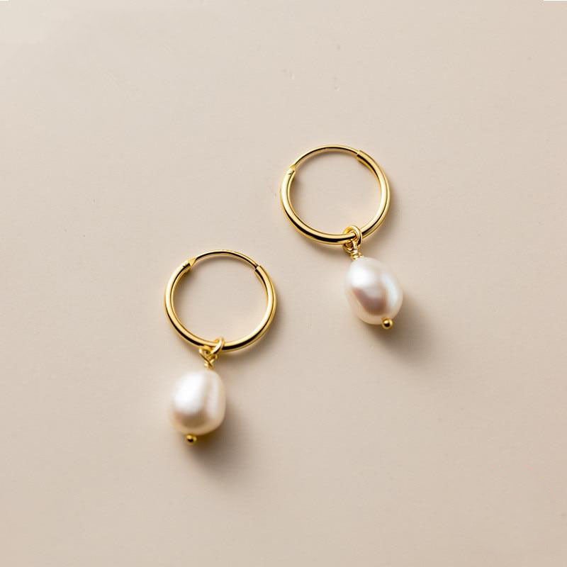 Brincos Hoop Bella com Pérolas de Água Doce