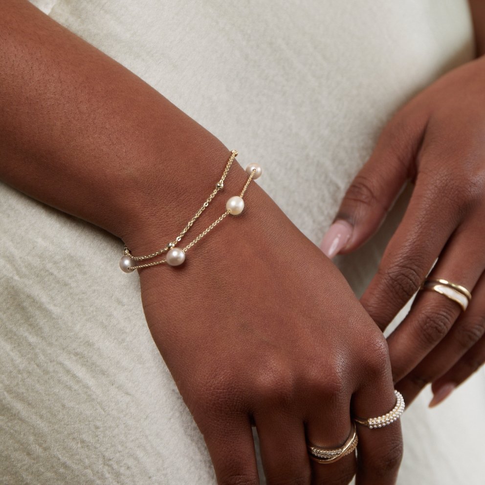 Pulseira em Camadas com Pérolas de Água Doce