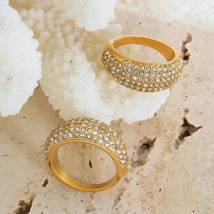 Anel vintage com zirconia incrustada Marseille