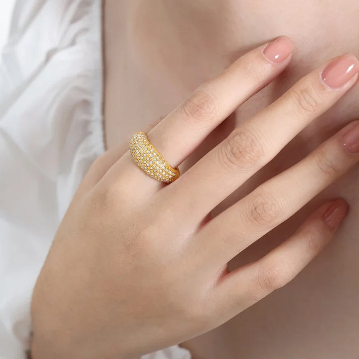 Anel vintage com zirconia incrustada Marseille